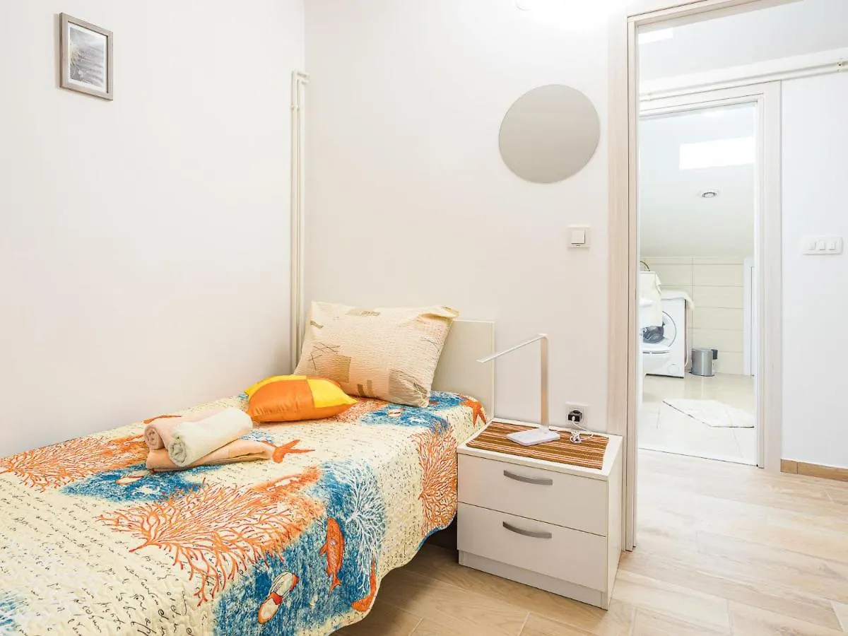 Apartment Bellevue - PUL330-1 Pjescana Uvala