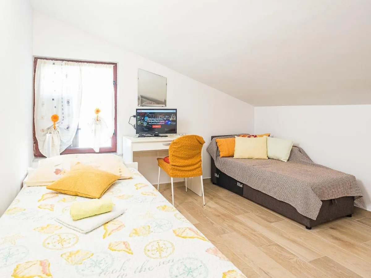 Apartment Bellevue - Pul330 By Interhome Pjescana Uvala